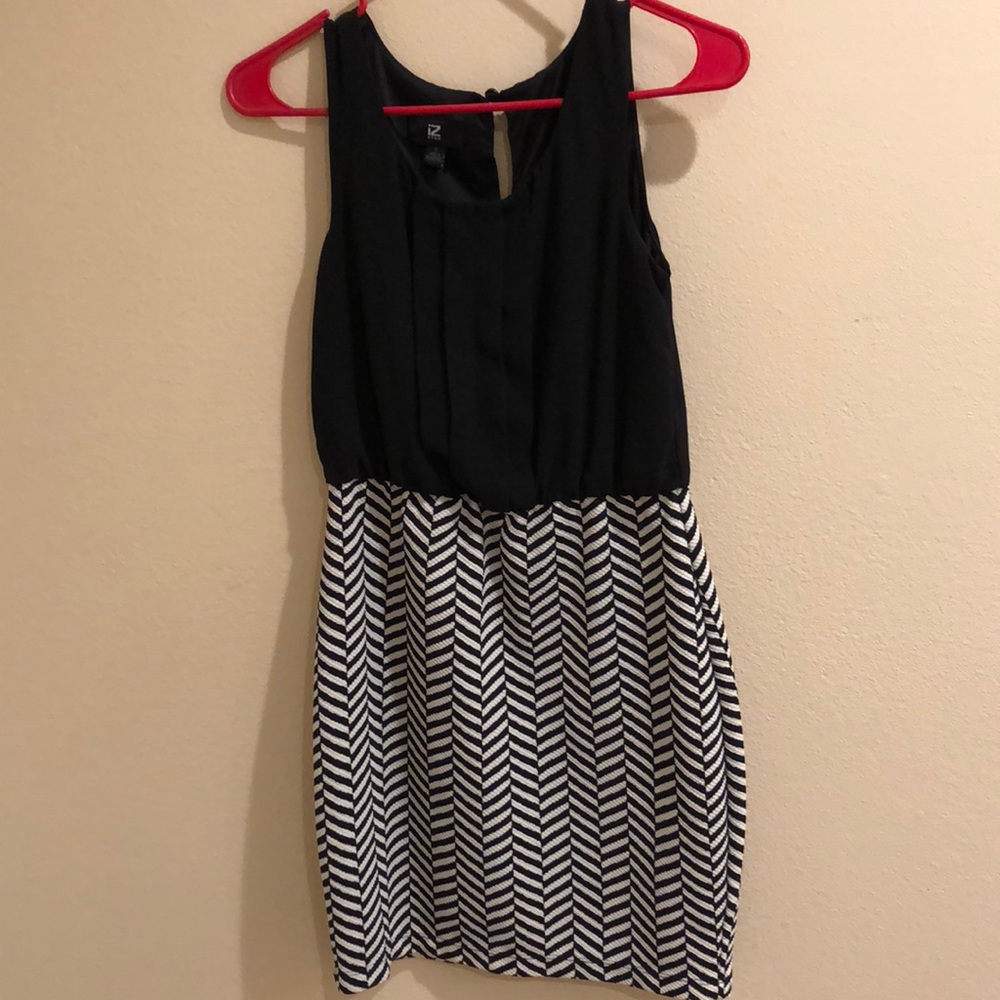 Size S. Wore once for professional presentation